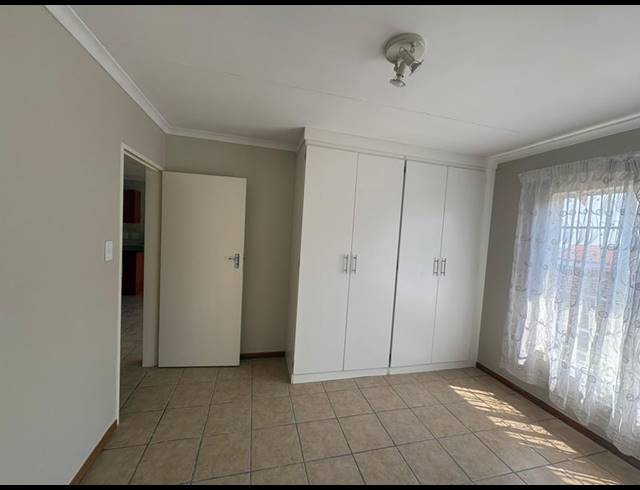 2 BEDROOM PROPERTY TO RENT IN ROOIHUISKRAAL